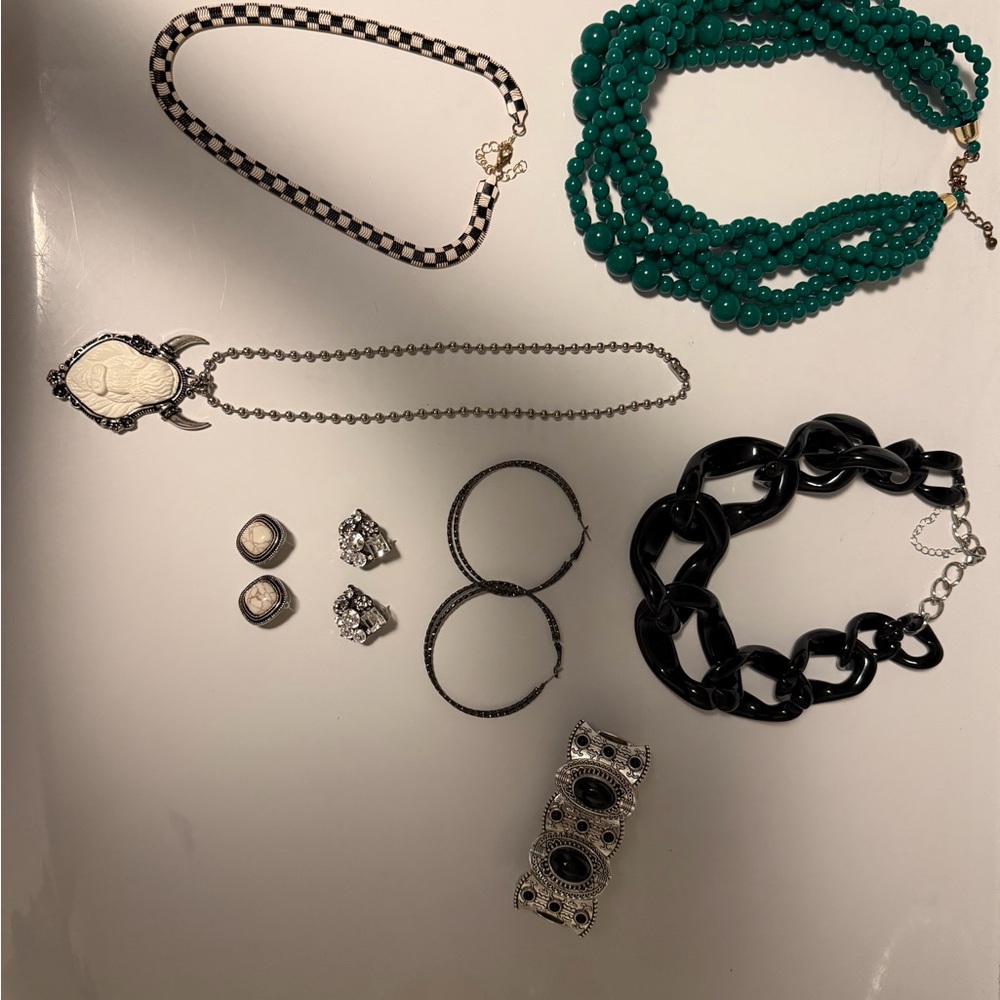 Assorted Women’s Fashion Jewelry Set — Black & Teal Accent Pieces
